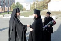 4-«Величаем Тя, Живодавче Христе, и чтим Крест Твой святый»