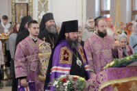 8-«Величаем Тя, Живодавче Христе, и чтим Крест Твой святый»