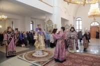 15-«Величаем Тя, Живодавче Христе, и чтим Крест Твой святый»