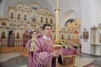 16-«Величаем Тя, Живодавче Христе, и чтим Крест Твой святый»