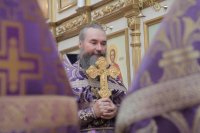 24-«Величаем Тя, Живодавче Христе, и чтим Крест Твой святый»