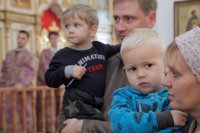 32-«Величаем Тя, Живодавче Христе, и чтим Крест Твой святый»