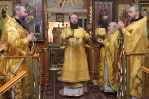 В воскресный день Преосвященнейший епископ Амфилохий совершил Божественную Литургию в Богородице-Рождественском храме Усть-Каменогорска (+ВИДЕО)