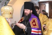 5-В воскресный день Преосвященнейший епископ Амфилохий совершил Божественную Литургию в Богородице-Рождественском храме Усть-Каменогорска (+ВИДЕО)