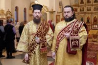 2-Служение епископа Амфилохия в Неделю святых отец