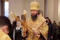 4-Служение епископа Амфилохия в Неделю святых отец
