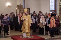 7-Служение епископа Амфилохия в Неделю святых отец