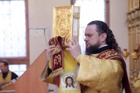 8-Служение епископа Амфилохия в Неделю святых отец