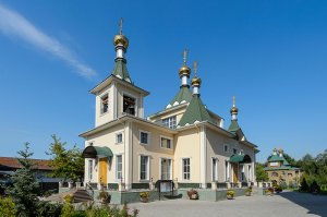 Престольный праздник Иверско-Серафимовского монастыря Алма-Аты. 35-летие служения в священном сане митрополита Астанайского и Казахстанского Александра 