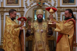 Воскресная Божественная Литургия в Андреевском кафедральном соборе