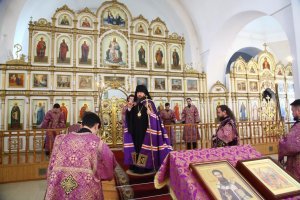 В Неделю вторую Великого поста епископ Амфилохий возглавил служение Божественной Литургии в кафедральном соборе