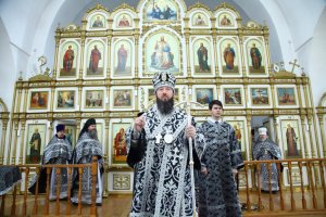 Епископ Амфилохий совершил последнюю в году Литургию Преждеосвященных Даров