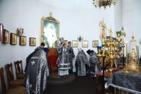 11-Епископ Амфилохий совершил последнюю в году Литургию Преждеосвященных Даров