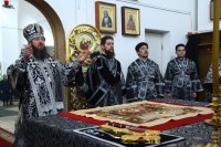 19-Епископ Амфилохий совершил последнюю в году Литургию Преждеосвященных Даров