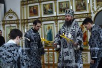 25-Епископ Амфилохий совершил последнюю в году Литургию Преждеосвященных Даров