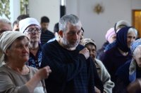 27-Епископ Амфилохий совершил последнюю в году Литургию Преждеосвященных Даров