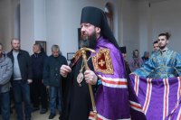 3-В день праздника Введения во храм Пресвятой Богородицы епископ Амфилохий совершил Божественную Литургию в кафедральном соборе