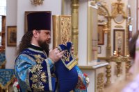 14-В день праздника Введения во храм Пресвятой Богородицы епископ Амфилохий совершил Божественную Литургию в кафедральном соборе