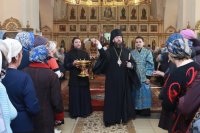 35-В день праздника Введения во храм Пресвятой Богородицы епископ Амфилохий совершил Божественную Литургию в кафедральном соборе