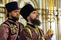 9-В день воспоминания Тайной Вечери епископ Амфилохий совершил Божественную Литургию в Андреевском кафедральном соборе