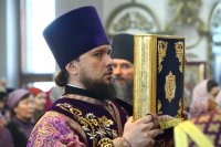 14-В день воспоминания Тайной Вечери епископ Амфилохий совершил Божественную Литургию в Андреевском кафедральном соборе