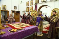 18-В день воспоминания Тайной Вечери епископ Амфилохий совершил Божественную Литургию в Андреевском кафедральном соборе