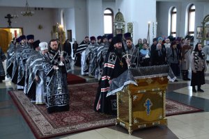 Соборное служение Божественной Литургии Преждеосвященных Даров в главном храме Восточного Казахстана