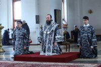 9-Соборное служение Божественной Литургии Преждеосвященных Даров в главном храме Восточного Казахстана
