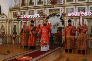 Соборное служение великой Пасхальной вечерни в главном храме Восточного Казахстана