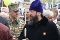 9-Епископ Амфилохий принял участие в праздновании Дня Великой Победы в Усть-Каменогорске
