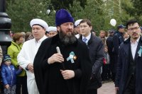 26-Епископ Амфилохий принял участие в праздновании Дня Великой Победы в Усть-Каменогорске