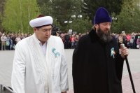 32-Епископ Амфилохий принял участие в праздновании Дня Великой Победы в Усть-Каменогорске