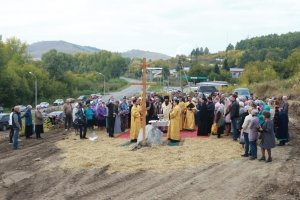 Епископ Амфилохий освятил место для строительства нового храма в городе Зыряновске