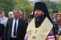 8-Епископ Амфилохий освятил место для строительства нового храма в городе Зыряновске