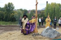 9-Епископ Амфилохий освятил место для строительства нового храма в городе Зыряновске
