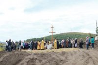 11-Епископ Амфилохий освятил место для строительства нового храма в городе Зыряновске