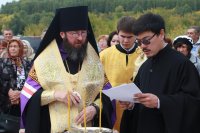 13-Епископ Амфилохий освятил место для строительства нового храма в городе Зыряновске