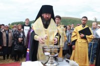 14-Епископ Амфилохий освятил место для строительства нового храма в городе Зыряновске