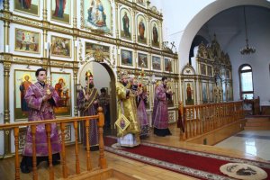 Служение епископа Амфилохия в канун Крестопоклонной недели Великого поста