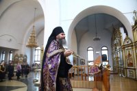 2-Служение епископа Амфилохия в канун Крестопоклонной недели Великого поста