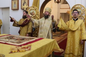 Божественная Литургия в Неделю всех русских святых