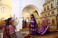 9-Божественная Литургия в Неделю крестопоклонную Великого поста в Свято-Андреевском кафедральном соборе