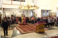 12-Божественная Литургия в Неделю крестопоклонную Великого поста в Свято-Андреевском кафедральном соборе