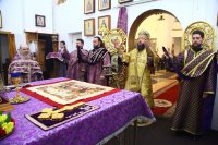 18-Божественная Литургия в Неделю крестопоклонную Великого поста в Свято-Андреевском кафедральном соборе