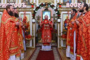 В четверг Светлой седмицы в главном храме Восточного Казахстана состоялось соборное служение Божественной Литургии