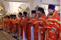 1-В четверг Светлой седмицы в главном храме Восточного Казахстана состоялось соборное служение Божественной Литургии