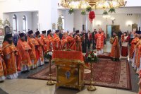 16-В четверг Светлой седмицы в главном храме Восточного Казахстана состоялось соборное служение Божественной Литургии