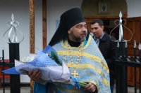 3-В день Покрова Пресвятой Богородицы епископ Амфилохий совершил великое освящение храма в селе Самарское