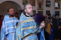11-В день Покрова Пресвятой Богородицы епископ Амфилохий совершил великое освящение храма в селе Самарское