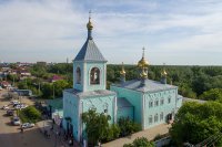 1-Епископ Амфилохий сослужил митрополиту Александру за Литургией в Михайло-Архангельском соборе Уральска